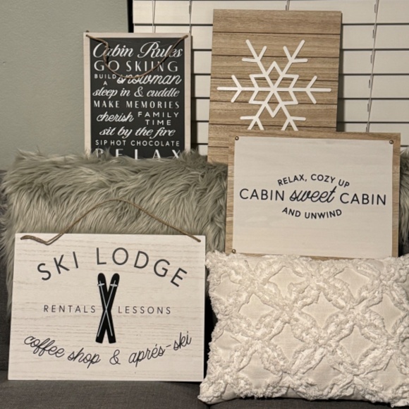 Target Bullseye 2021 Christmas 4 Winter Wood Signs for Cabin, Hot Chocolate Bar - Picture 7 of 15